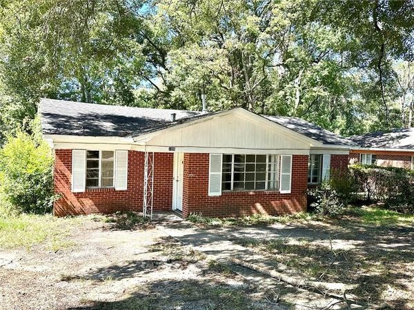 1406 Boudousquie Street, Mobile, AL 36605