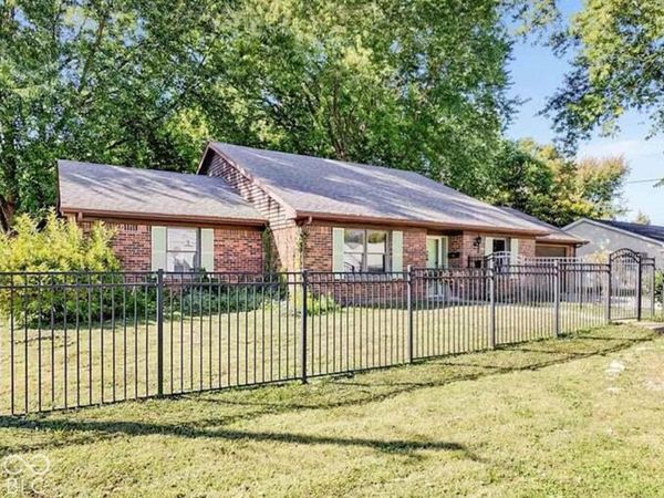 302 N Madison Street , Knightstown, IN 46148