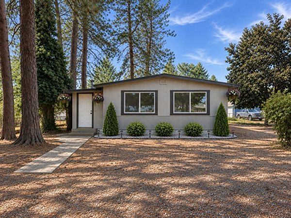 11717 N Freya St, Mead, WA 99021