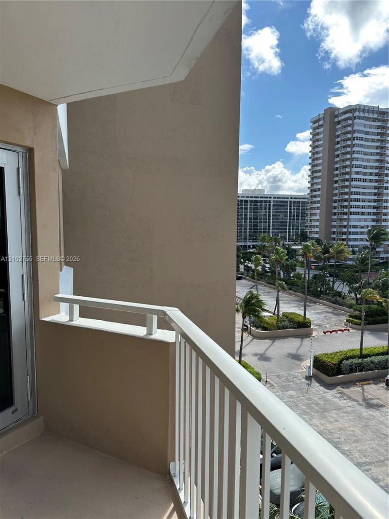 1950 S Ocean Dr , Unit 5F, Hallandale Beach, FL 33009 Photo