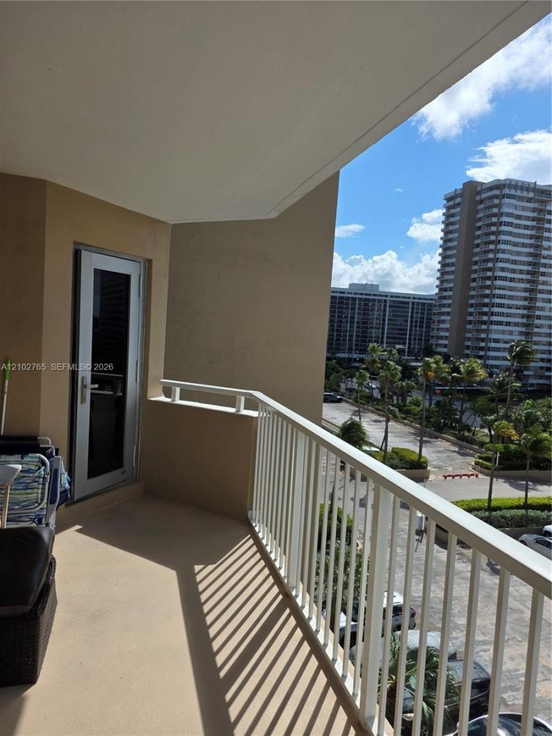 1950 S Ocean Dr , Unit 5F, Hallandale Beach, FL 33009 Photo