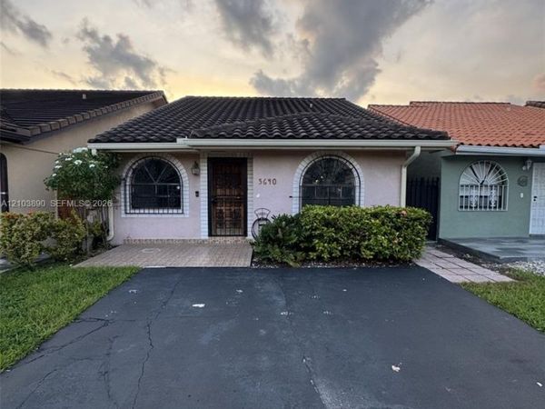 5640 W 20th Ct , Hialeah, FL 33016