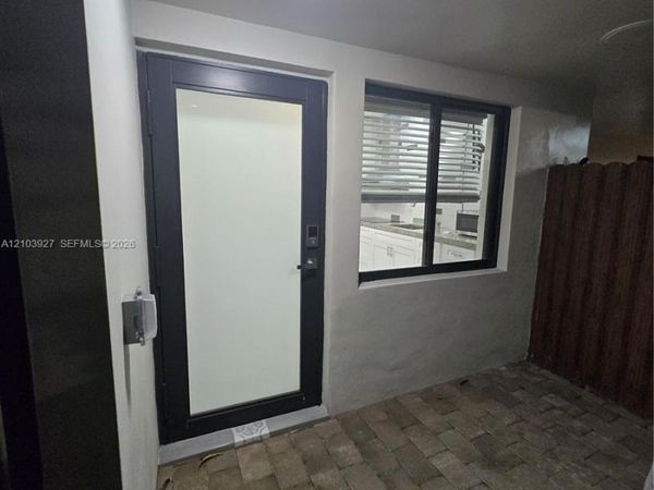 930 NW 32nd Pl, Unit right side, Miami, FL 33125