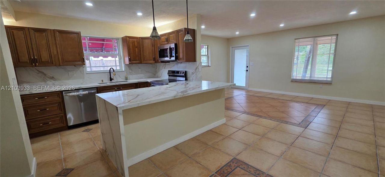 2512 Island Dr , Miramar, FL 33023 Photo