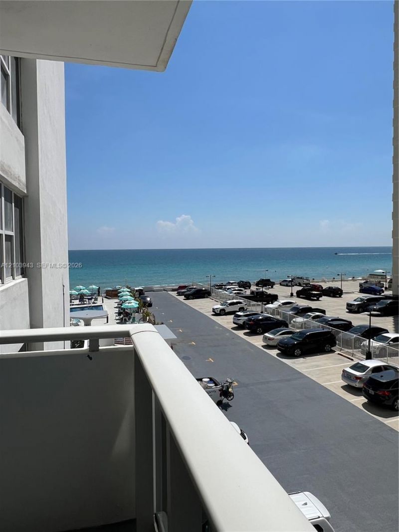 3140 S Ocean Dr , Unit 303, Hallandale Beach, FL 33009 Photo
