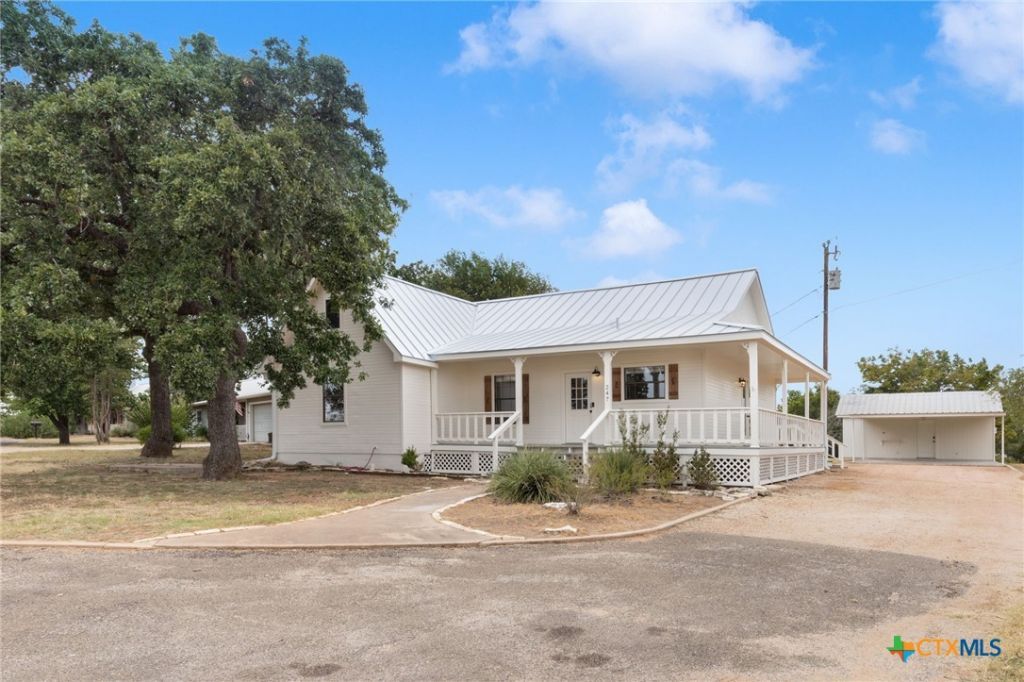 247 Sunday Circle , Fredericksburg, TX 78624 Main Photo
