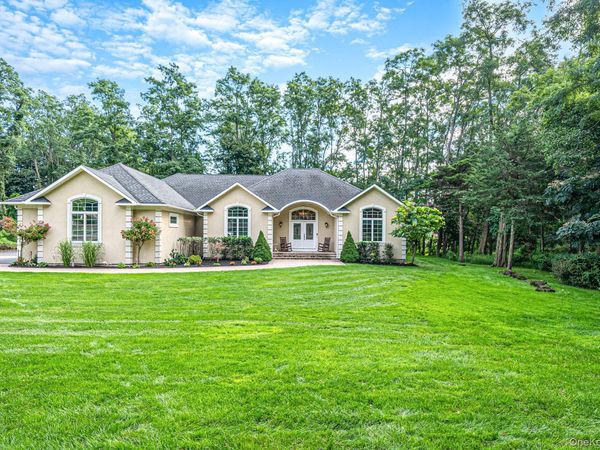 11 Valentine Road, Shoreham, NY 11786