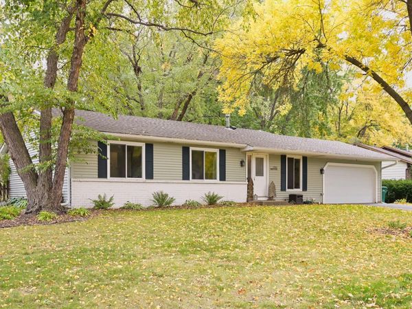1701 James Place, Burnsville, MN 55337