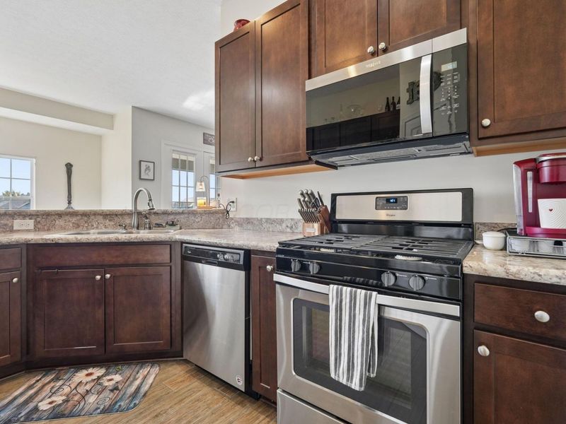 654 Wintergreen Way, Lewis Center, OH 43035 Photo 18