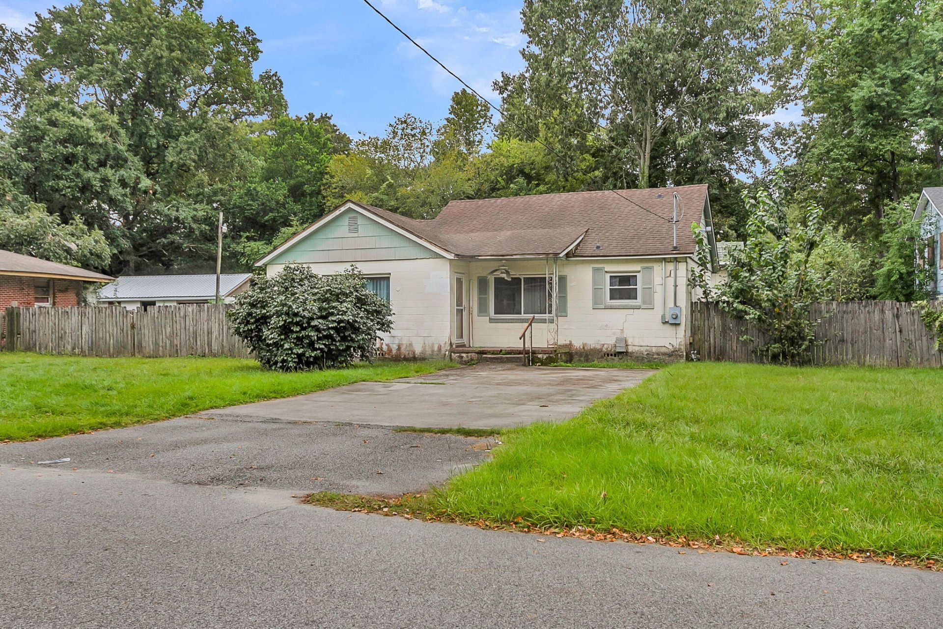 5131 Butler Street Photo 1