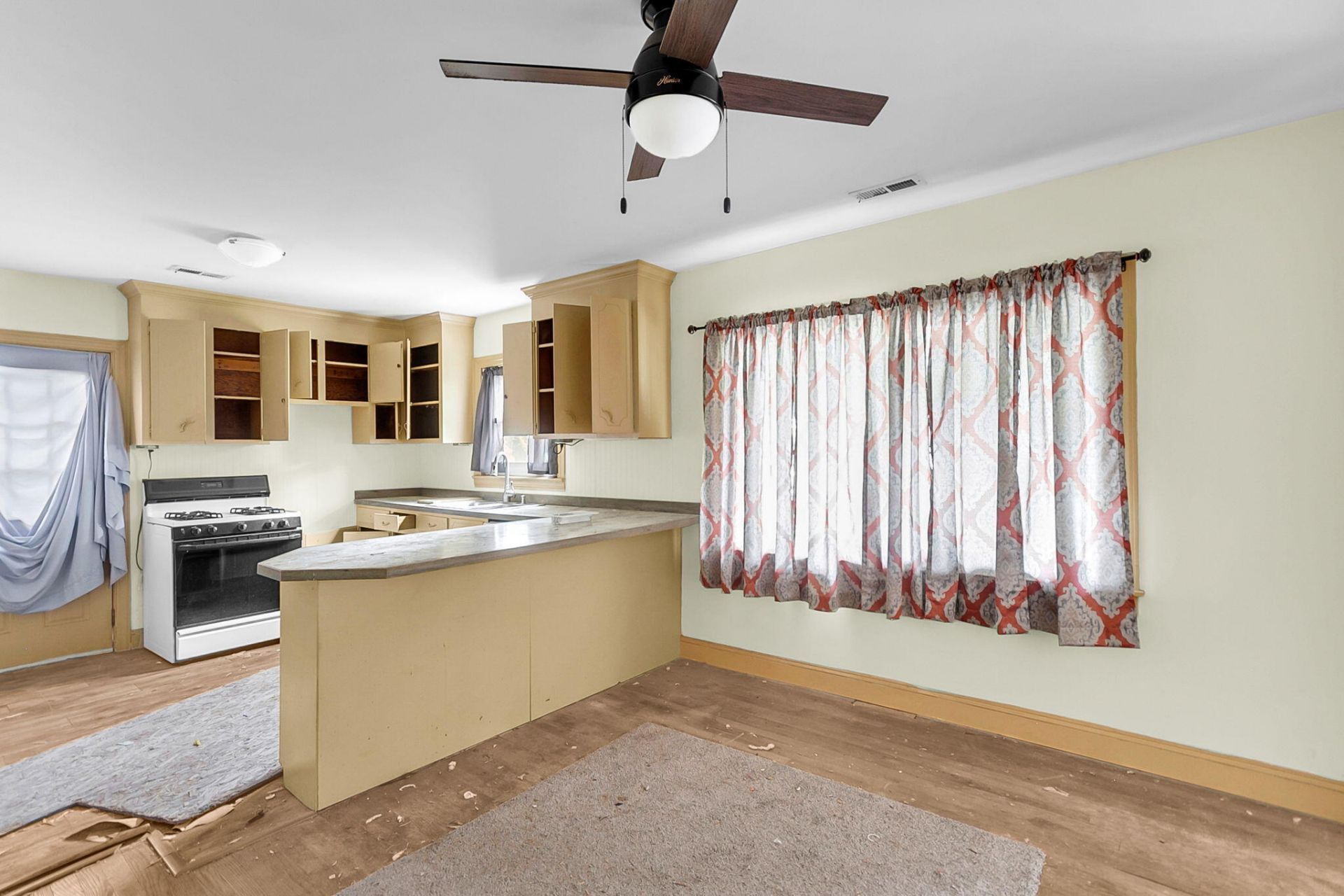 5131 Butler Street Photo 10