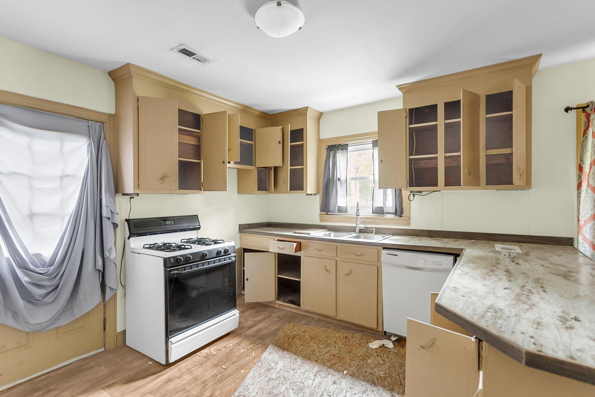 5131 Butler Street Photo 11