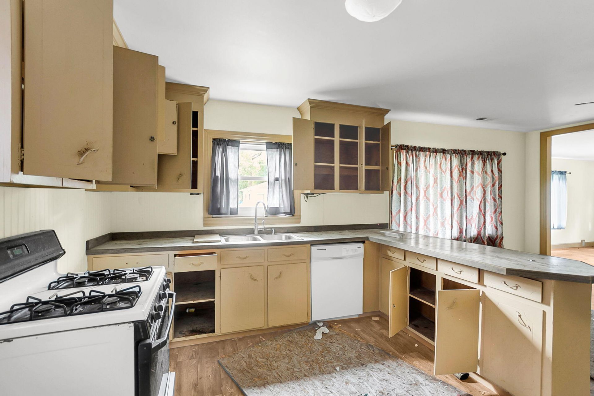 5131 Butler Street Photo 12