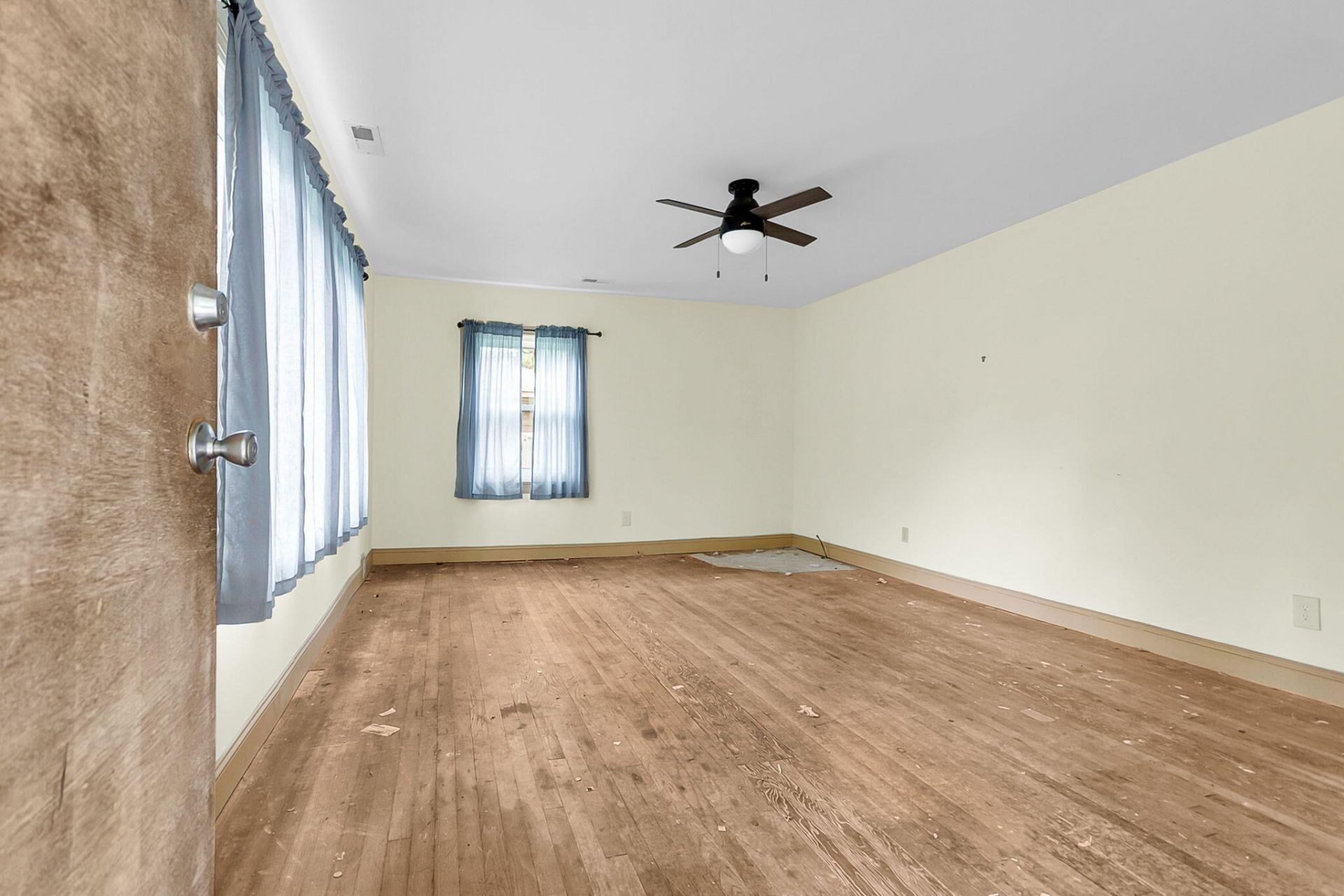 5131 Butler Street Photo 4