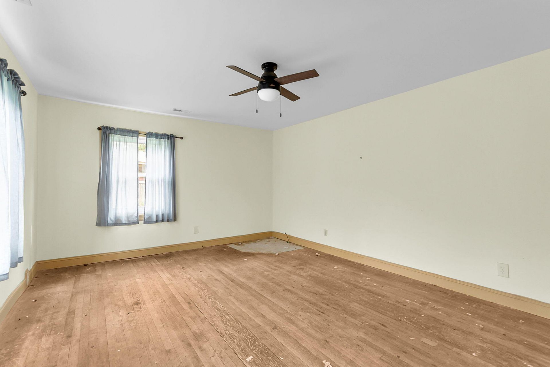 5131 Butler Street Photo 5