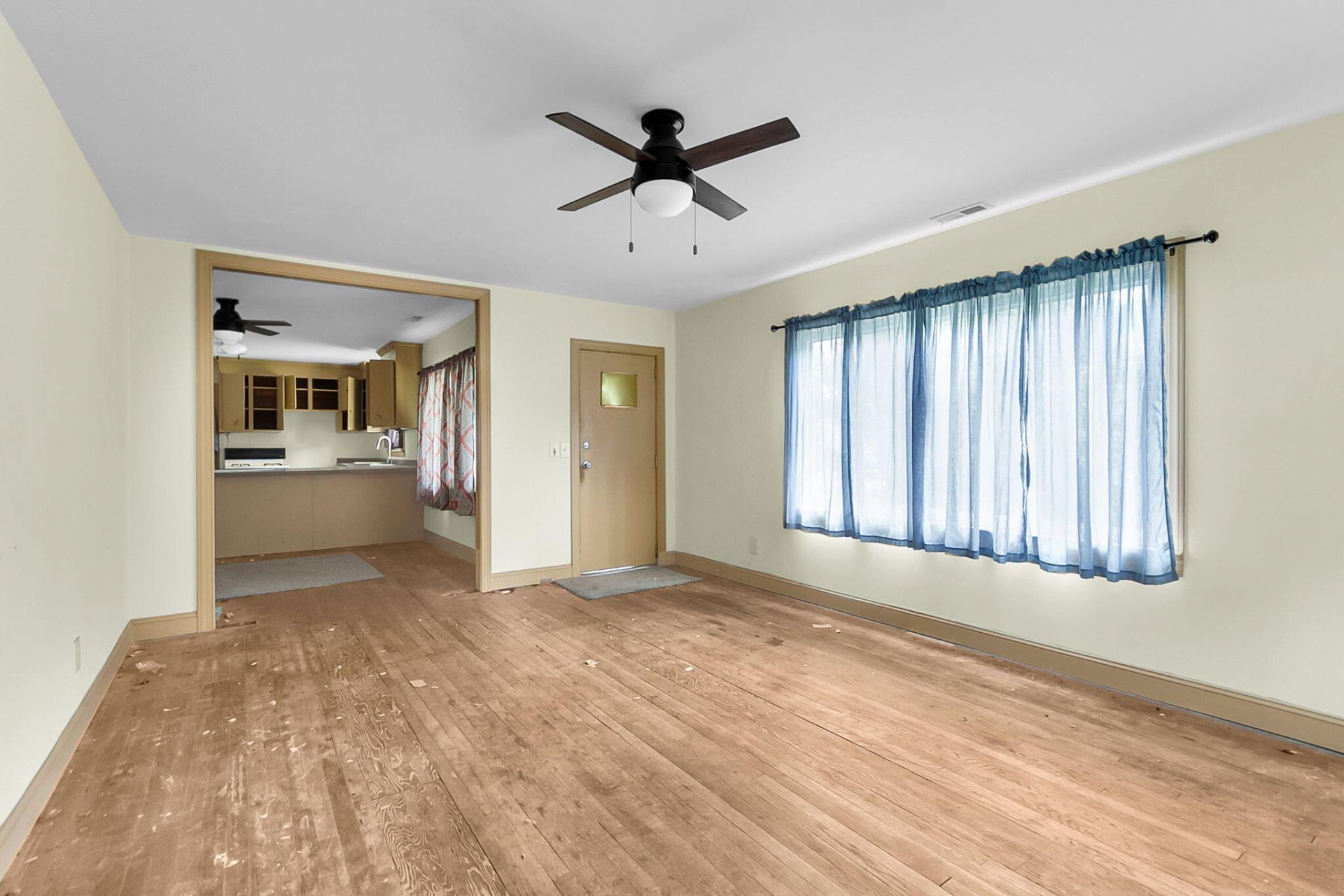 5131 Butler Street Photo 7