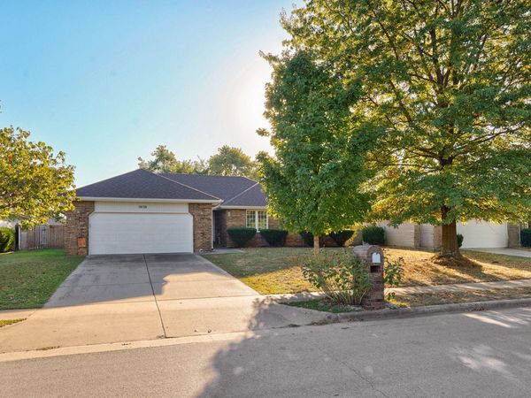 5038 S Red Oak Street, Battlefield, MO 65619