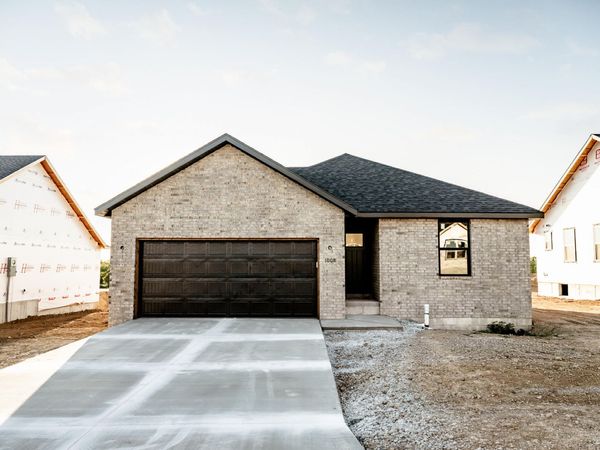 1008 Fenli Avenue , Monett, MO 65708