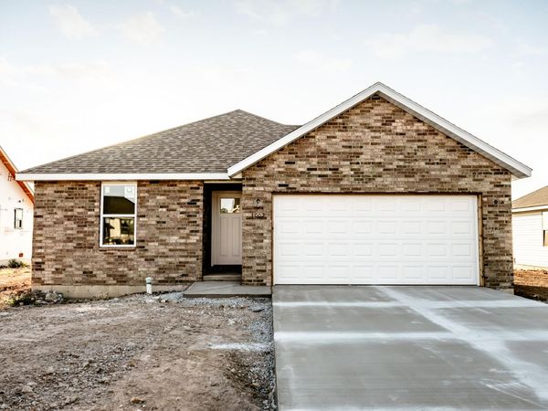 1002 Fenli Avenue , Monett, MO 65708