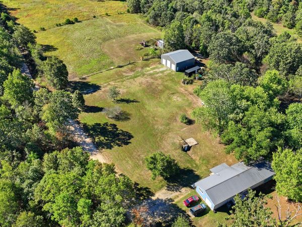 8969 County Road 445 , Winona, MO 65588