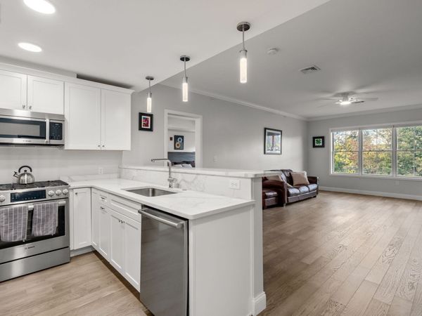 131 Eliot St, Unit 204, Milton, MA 02186