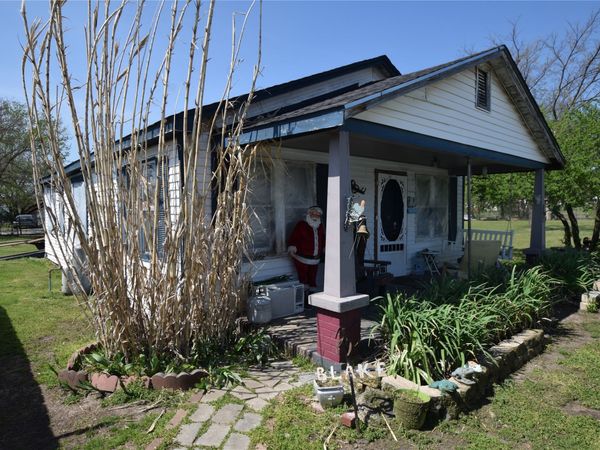 1 W Pine Street , Stilwell, OK 74960