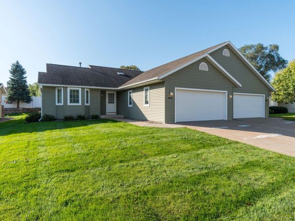 3049 Lakota Pl, La Crosse, WI 54601