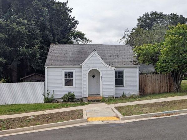 595 SW Clay St, Dallas, OR 97338
