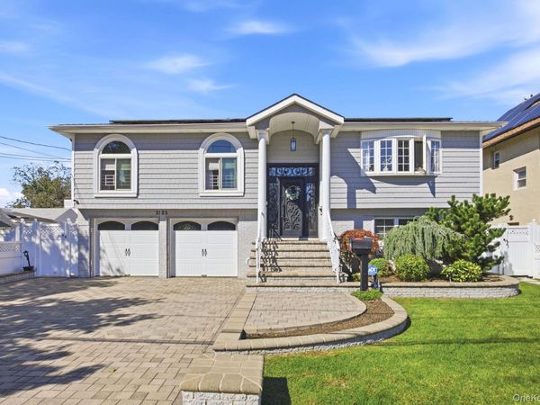 2125 Franklin Avenue, East Meadow, NY 11554