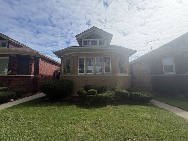 8343 S Dorchester Avenue, Chicago, IL 60619