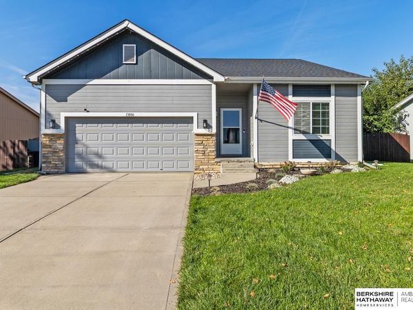 13806 Clearwater Drive, Papillion, NE 68133