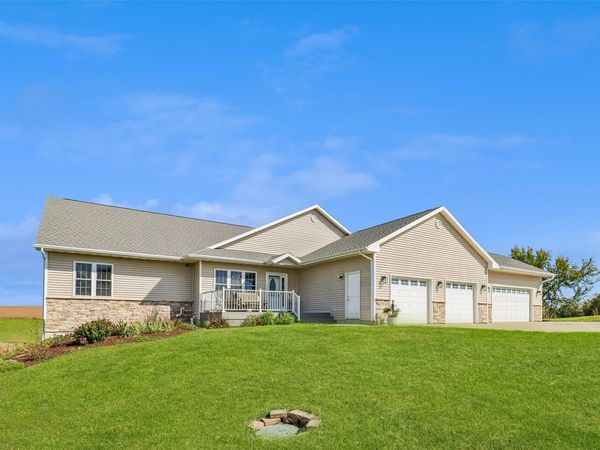 9992 S 112th Avenue W, Prairie City, IA 50228