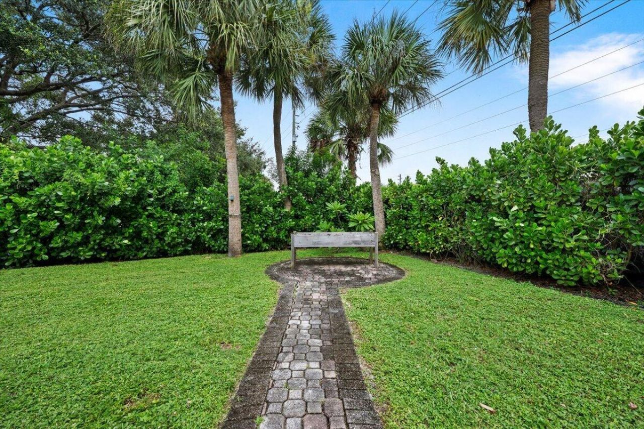 264 Malibu Circle, Greenacres, FL 33413 Photo
