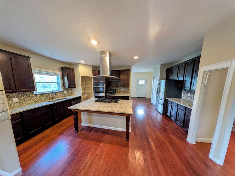 140 Delaware Drive, Delaware, OH 43015 Photo 2