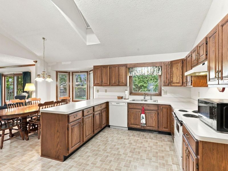 8550 N Spring Court , Pickerington, OH 43147 Photo 32