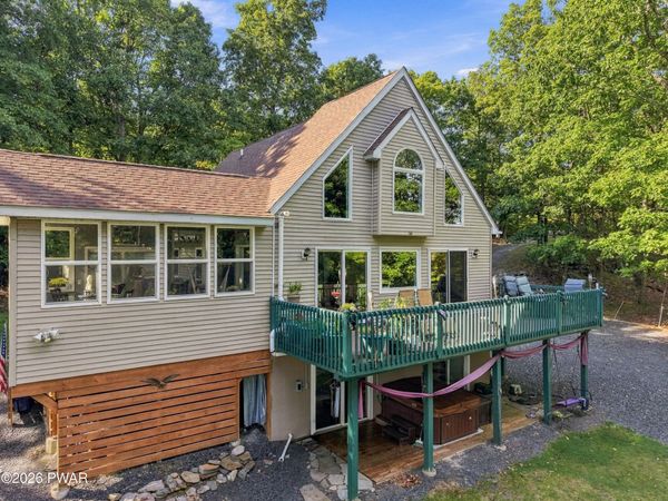 161 Lakewood Drive , Dingmans Ferry, PA 18328