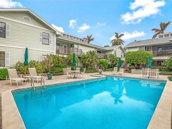 880 8th AVE S, Unit 101, NAPLES, FL 34102