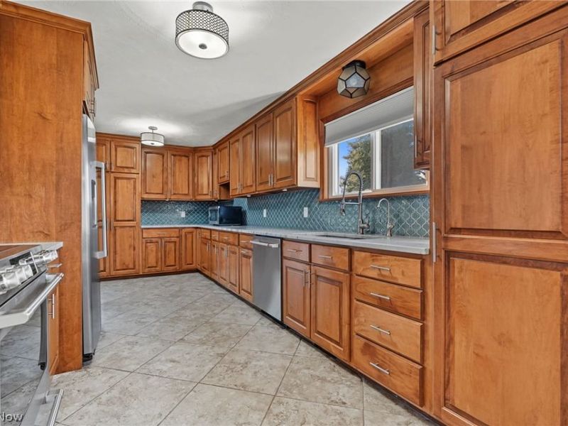 13177 Beaver Springfield Road, New Springfield, OH 44443 Photo 8
