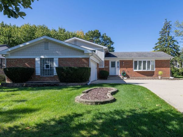 2612 N Waterman Avenue , Arlington Heights, IL 60004