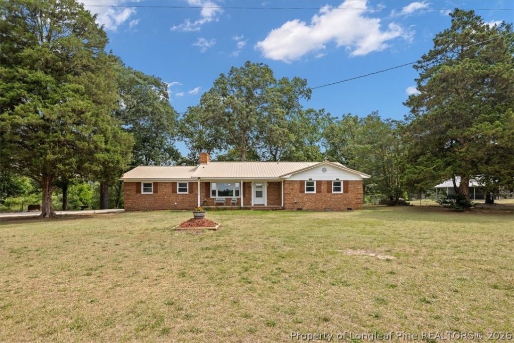 113 Lakeview Drive, Red Springs, NC 28377 Main Photo