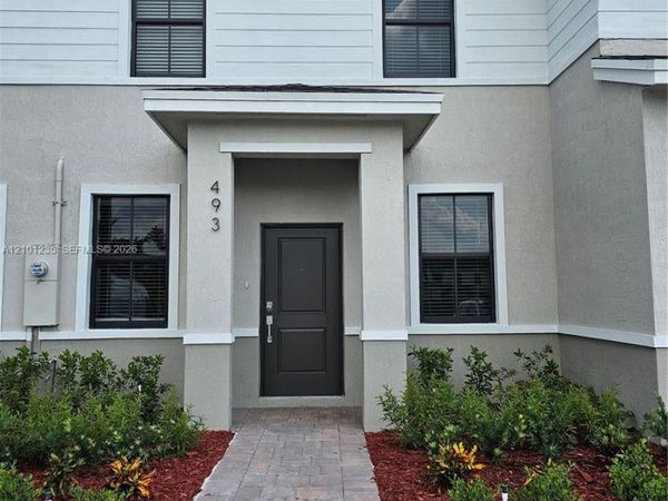 493 NE 15th St , Florida City, FL 33034