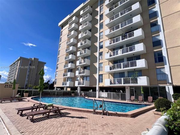 2020 NE 135th St , Unit 810, North Miami, FL 33181