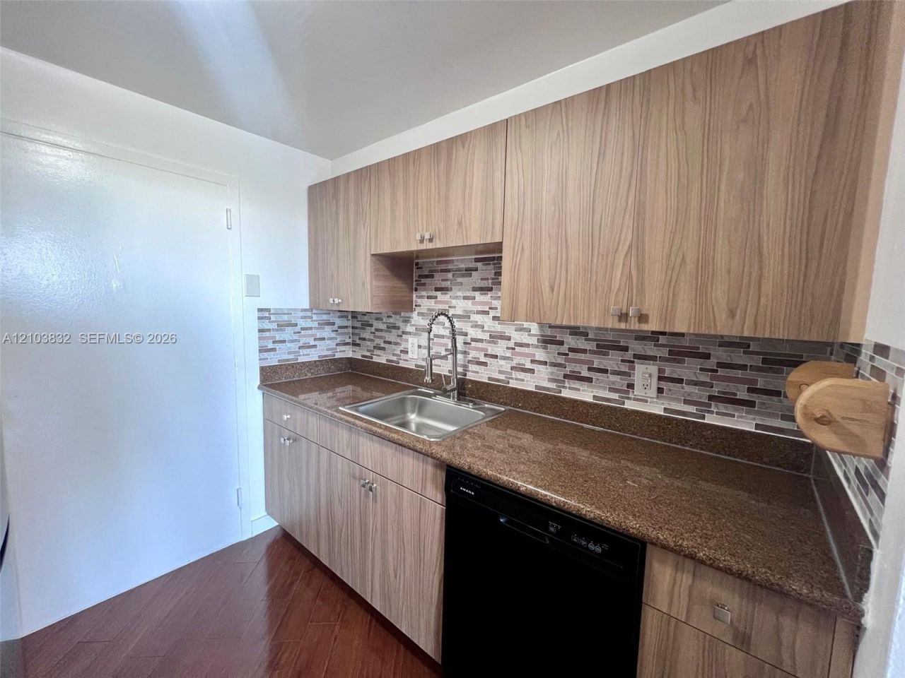 2020 NE 135th St , Unit 810, North Miami, FL 33181 Photo