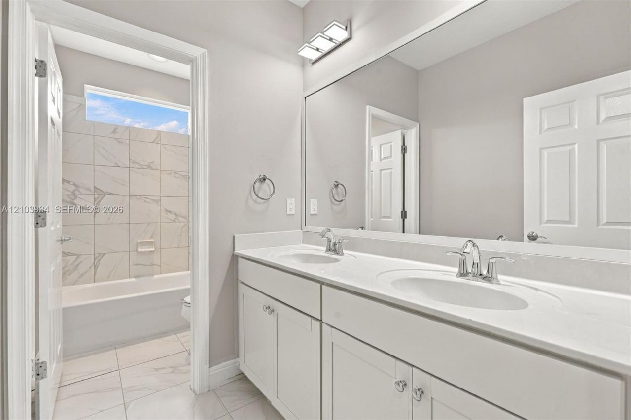 1247 NW Leonardo Cir , Port Saint Lucie, FL 34986 Photo