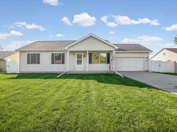 8404 Ellsworth Place, Merrillville, IN 46410