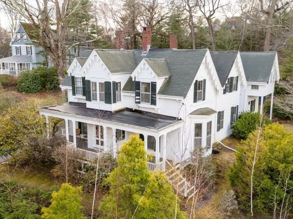140 Pleasant St, Newton, MA 02459