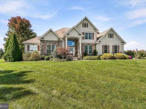 24 TYOAKA DRIVE, LITTLESTOWN, PA 17340