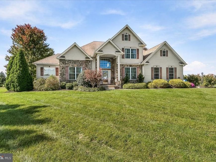 24 Tyoaka Drive, Littlestown, PA 17340 Main Photo