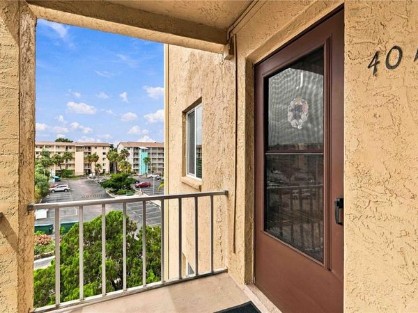 3617 LAKE BAYSHORE DRIVE , Unit 401, BRADENTON, FL 34205