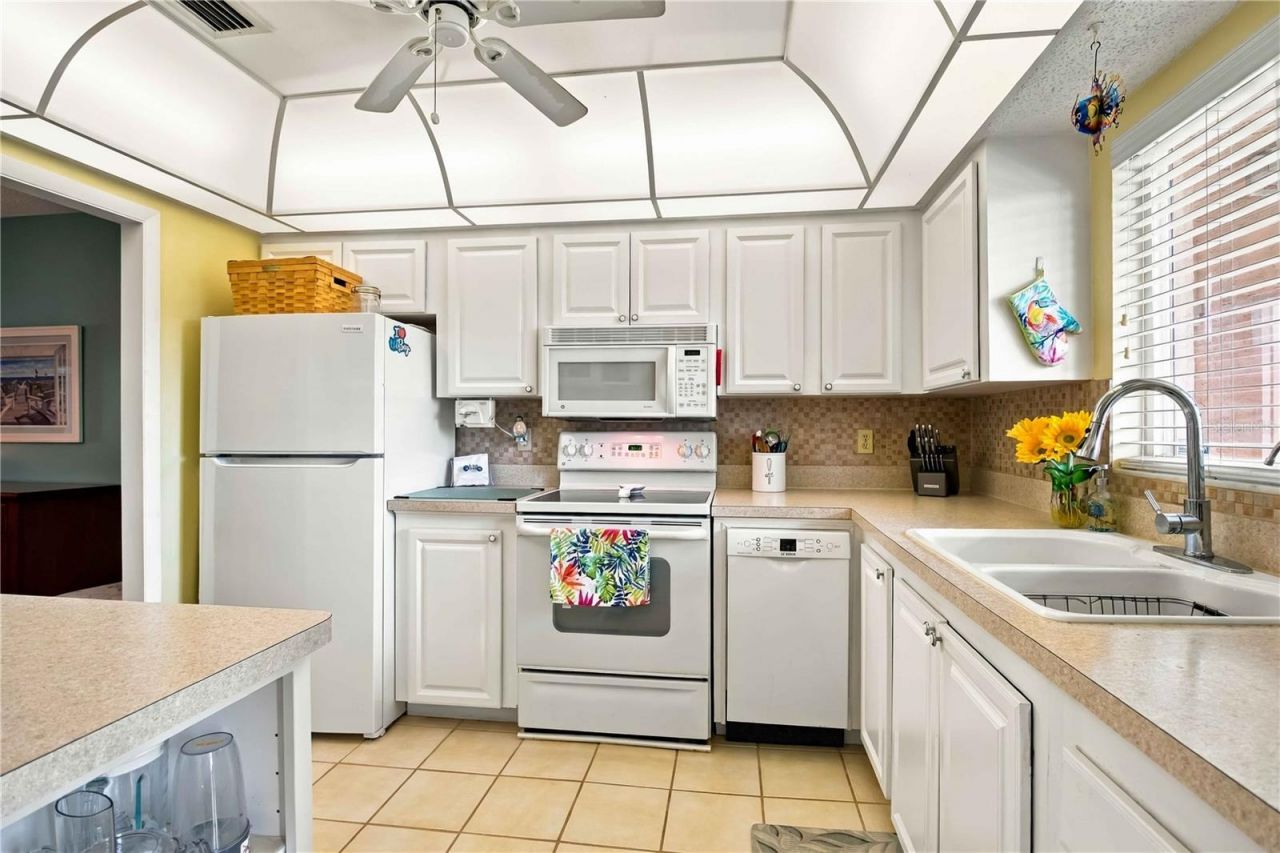 3617 Lake Bayshore Drive , Unit 401, Bradenton, FL 34205 Photo